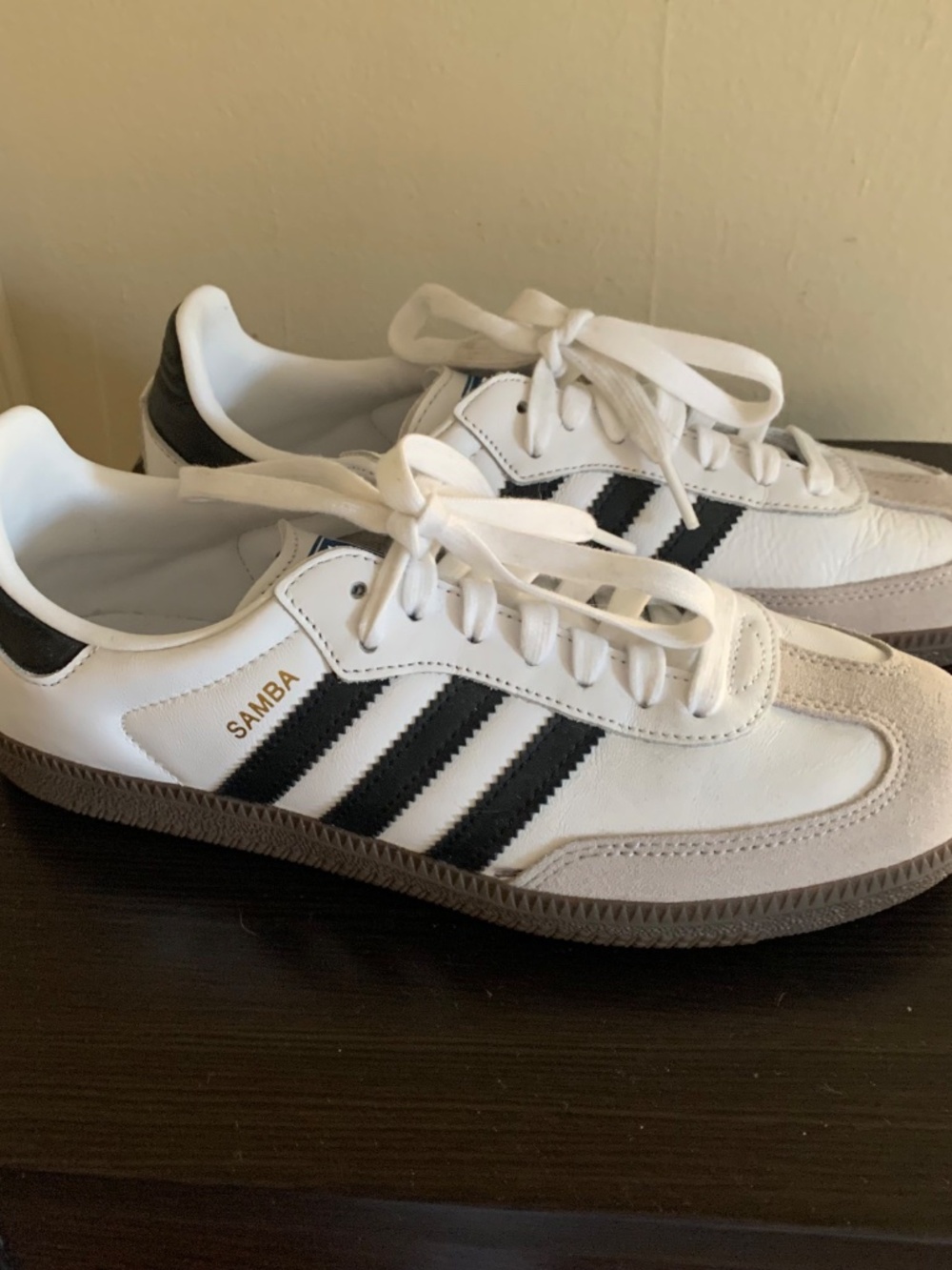 NEW Adidas Samba Black and White Unisex (8 1/2)